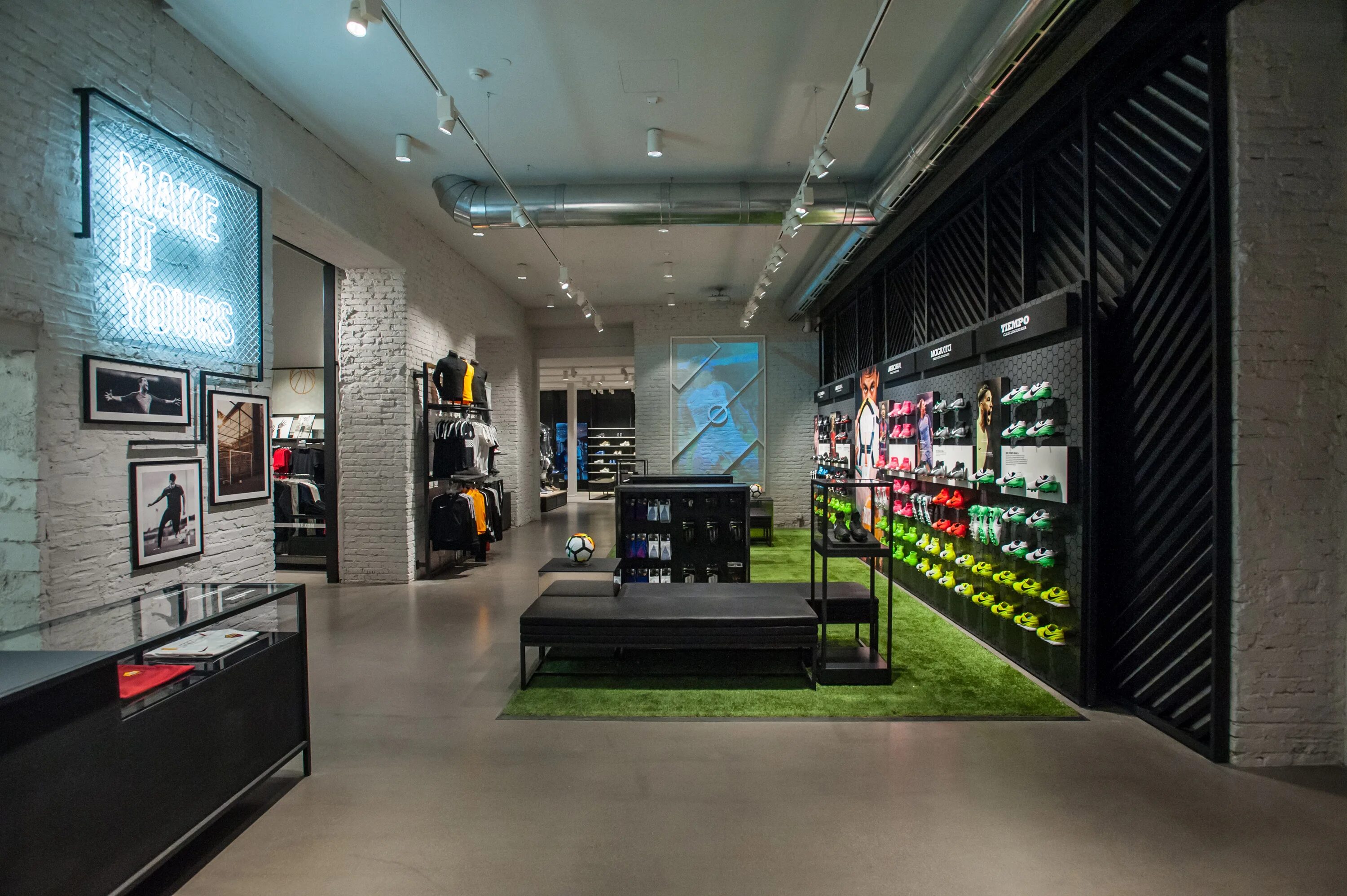 Rom store