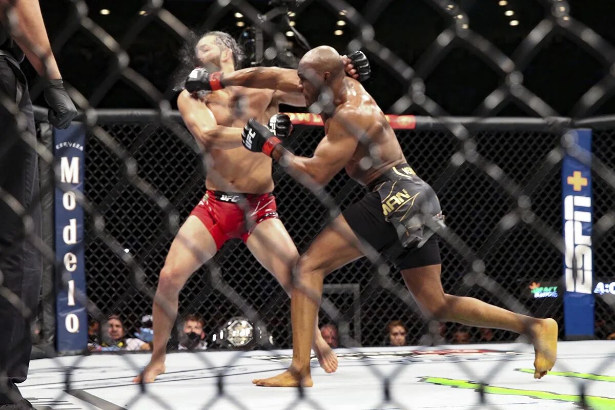Смешанные единоборства ufc трансляция. Усман нокаут масвидаля. усман масвидаль 2. камару усман хорхе масвидаль. ufc усман масвидаль.
