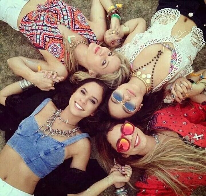 красивые подружки. 4 лучших подруги. четыре подруги. четверо подруг. четыре подруги.