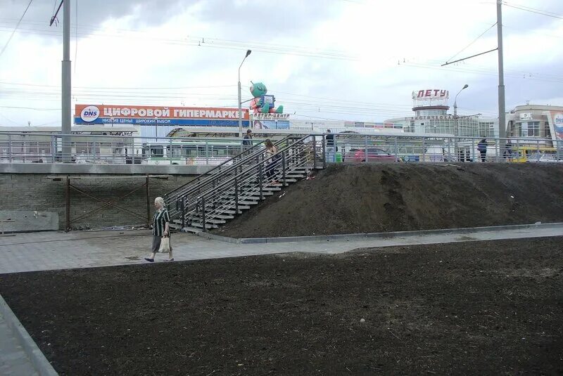 Дорожники решили закрасить граффити "БРЕД" у "Дома туриста" Общество Селдон Ново