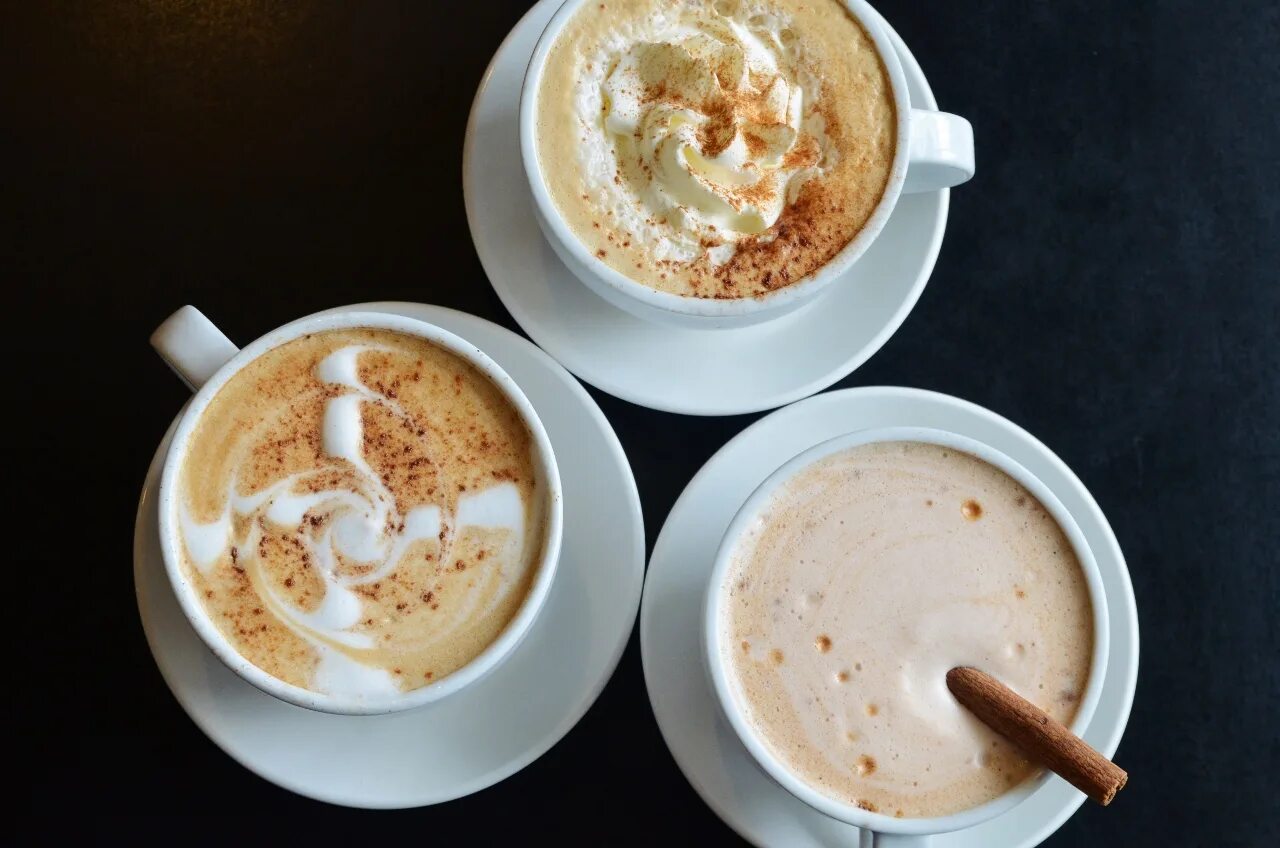 Капучино рисунок. Латте детям можно. Вредные кофе для детей. Латте детям можно. Кофею.