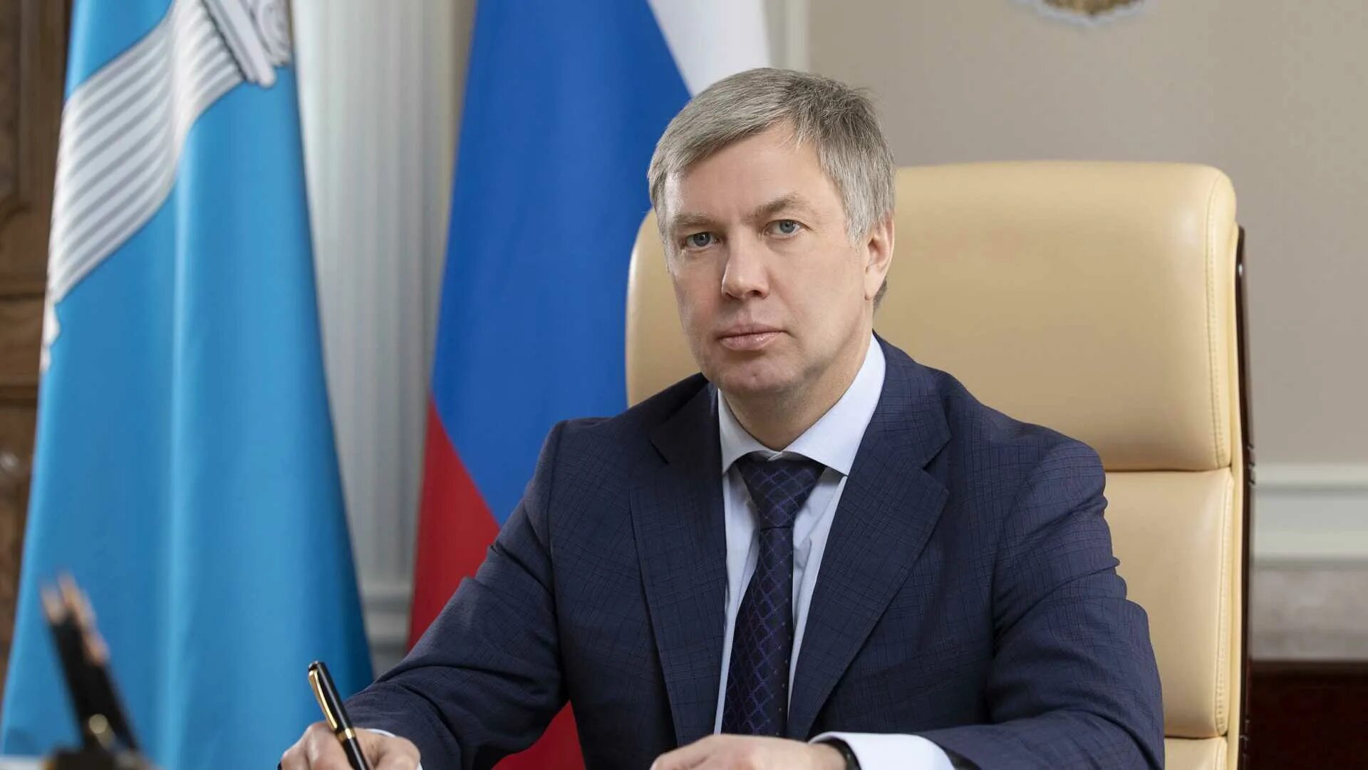 Губернатор г. Алексей юрьевич русских. русских ульяновск губернатор. алексей русских губернатор ульяновской области. врио губернатора ульяновской области русских.