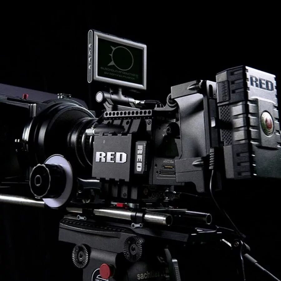Камера red epic dragon. Камера red pro. Red камера накопитель. Кинокамера red. Red camera.