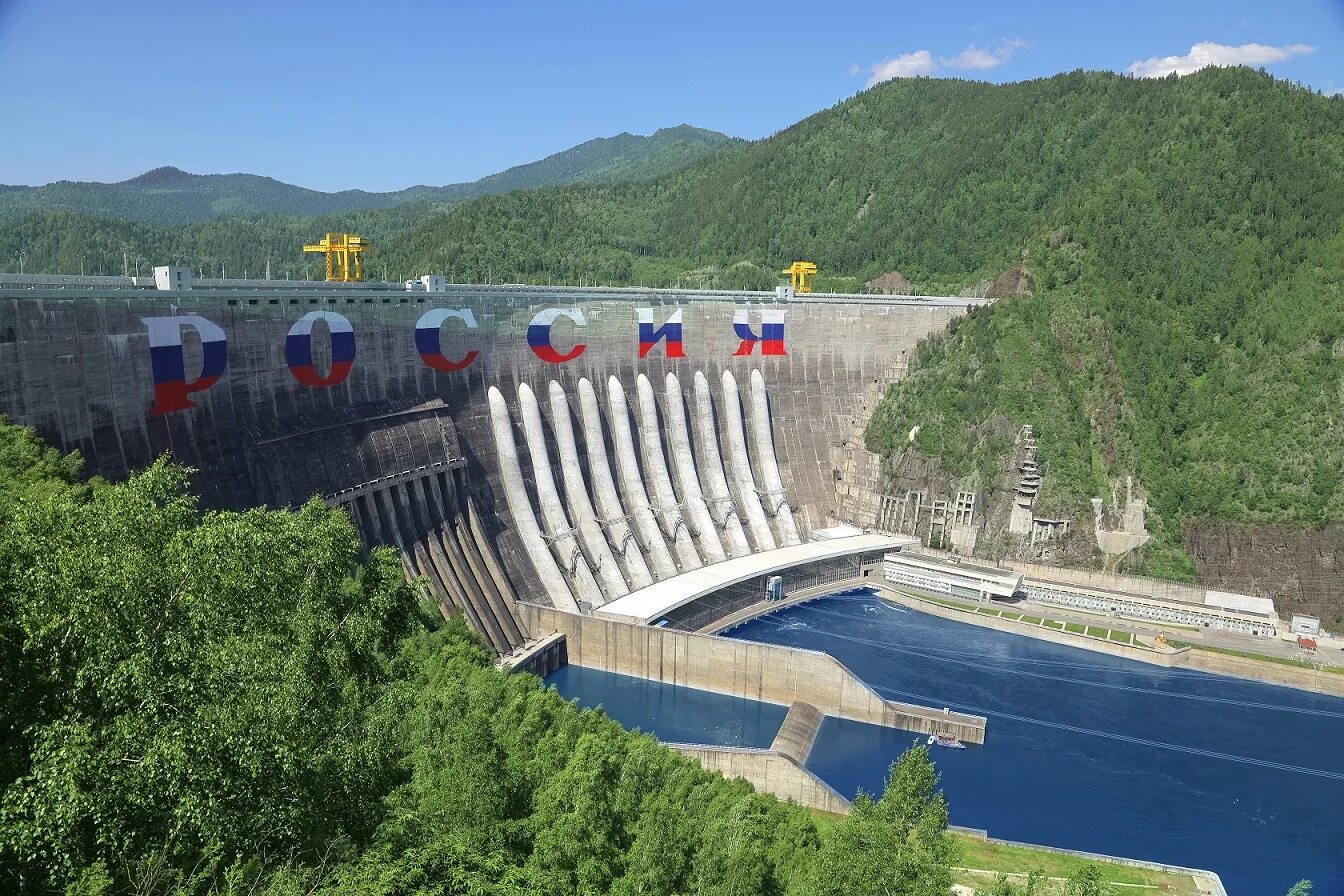 В каком районе находится самая крупная гэс. Саяно-Шушенская ГЭС Хакасия. Дамба Саяно-Шушенской ГЭС. Енисей Саяно-Шушенская ГЭС. Красноярск Саяно Шушенская ГЭС.