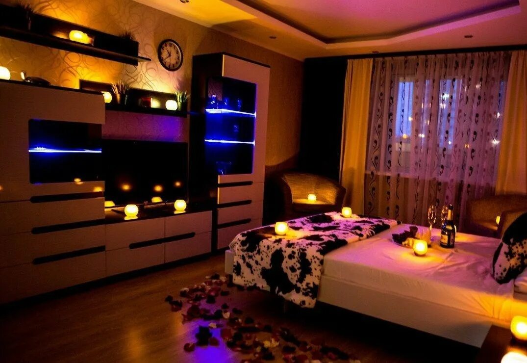 Апартаменты на сутки. Вечеринка в квартире. Спальни в пентхаусе. Апартаменты в москва сити для вечеринки. Большая квартира вечеринка.