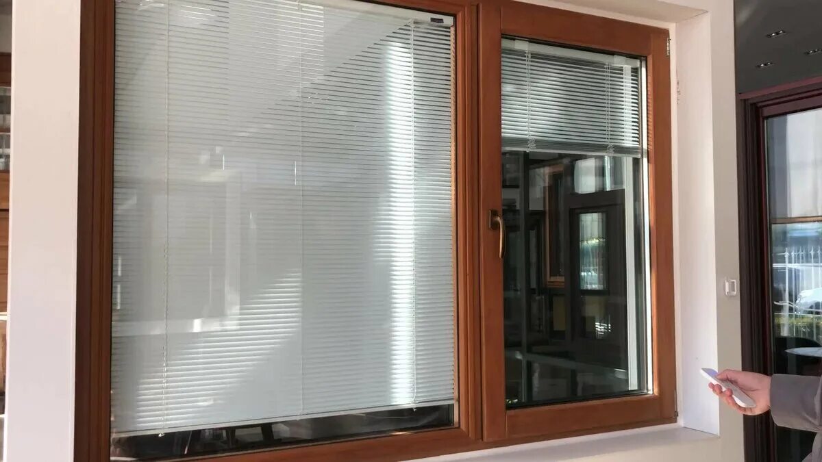 Шторка заднего стекла toyota mark. Шторка тонировка на лобовое стекло грузовика. Автошторки для bmw f02. Шторки на автомобильные окна. Каркасные шторки на лобовое стекло.