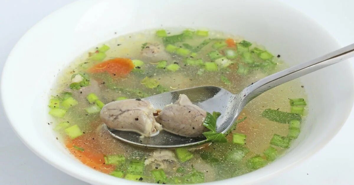 Суп с сердечками рецепт. Бульон из куриных сердечек. суп с сердечками. суп из куриных сердечек. бульон с сердечками.