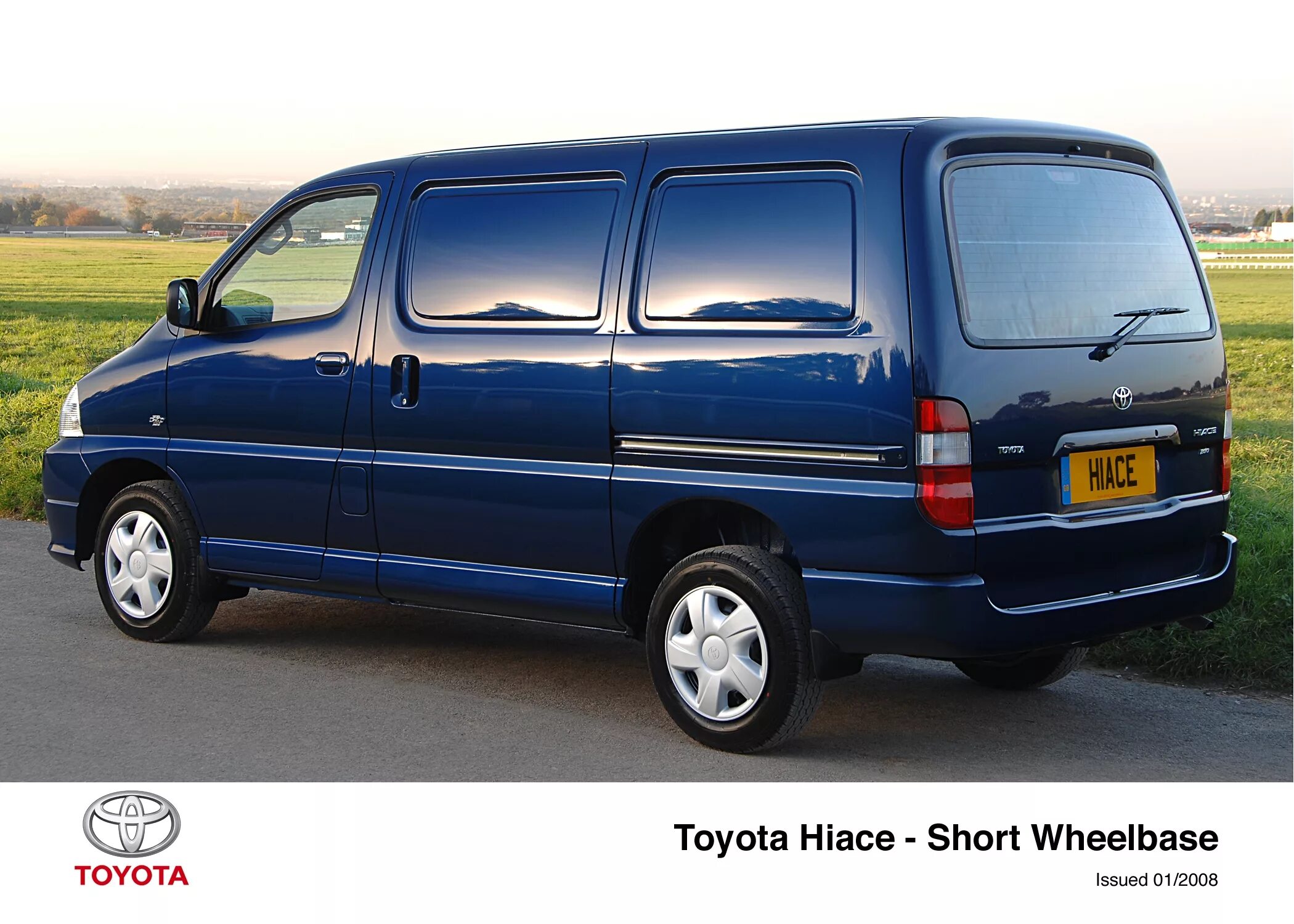 Тойота хайс дельфин параметры. Тойота хайс 2002 года дизель. Toyota granvia 2022. Toyota hiace 1999. Тойота хайс дельфин.