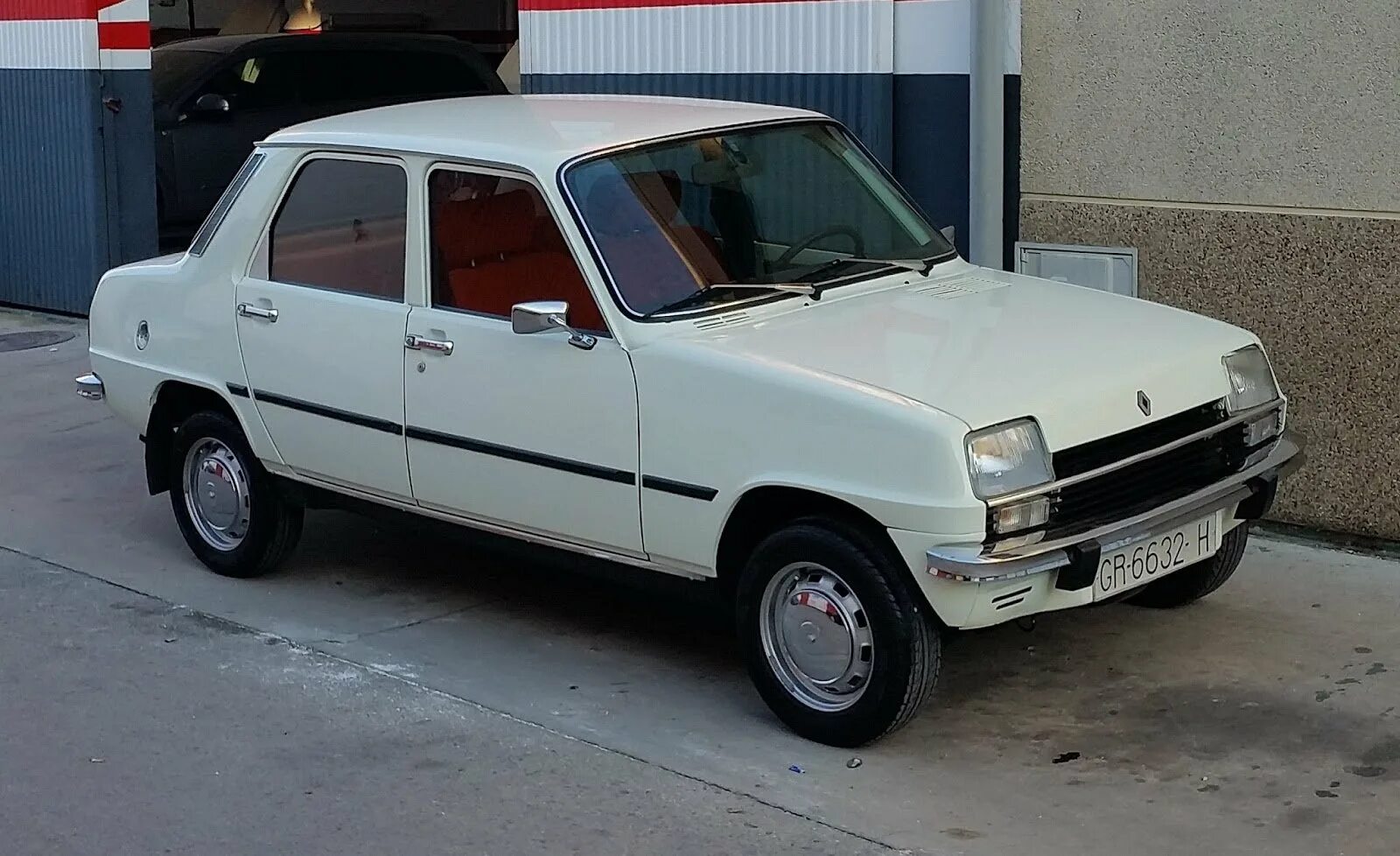 Renault 7. Renault 7 TL. Рено 7 метровый. Renault a256bp белый.