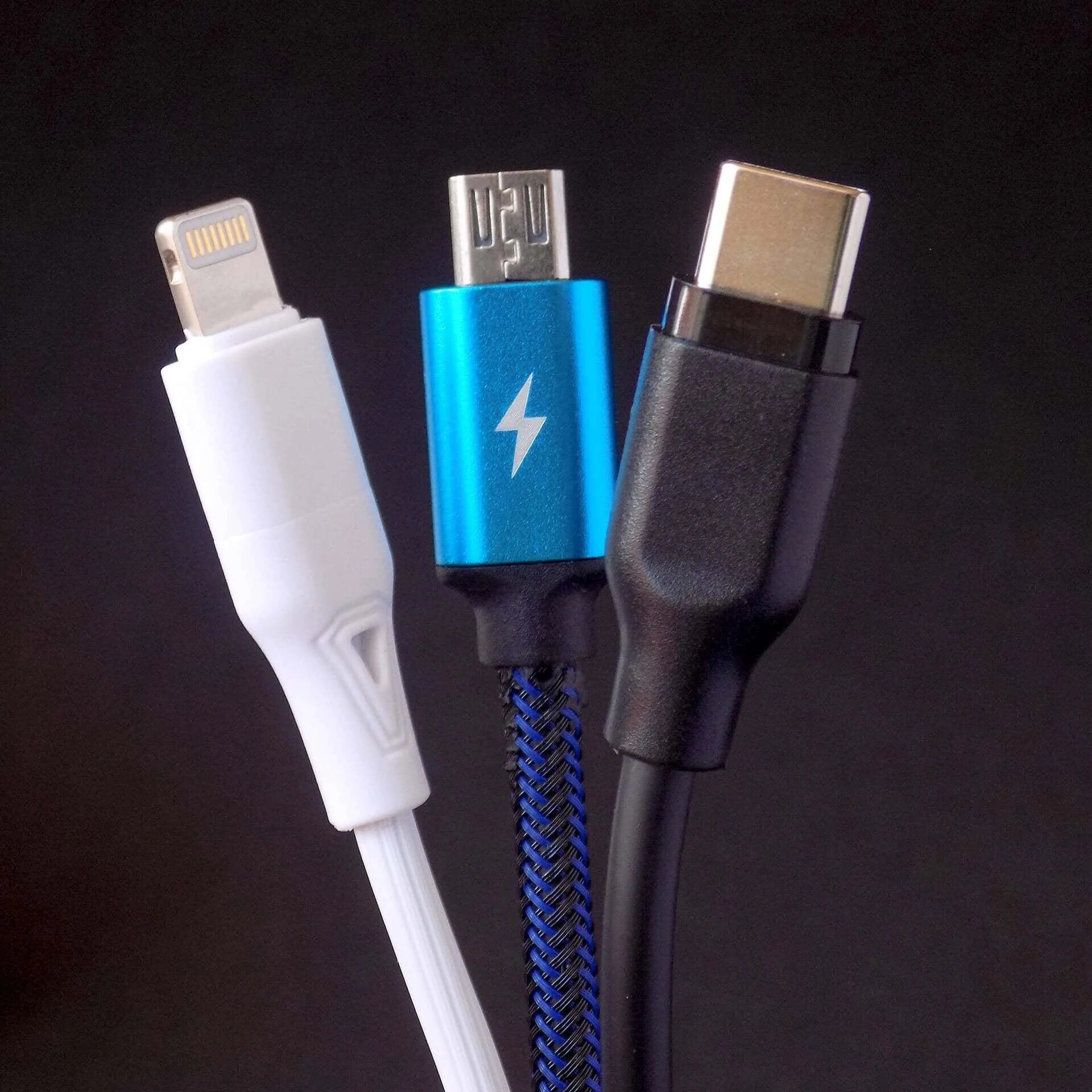 Кабель юсб Лайтинг. Кабель Apple USB‑C/Lightning (1 м). Lightning/ УСБ порт юсб. Кабель Лайтнинг в разъем. Порт для зарядки телефона