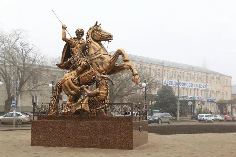 Памятник Георгию Победоносцу в Георгиевске. Статуя Георгия Победоносца в Георгиевске. Георгиевск петербург