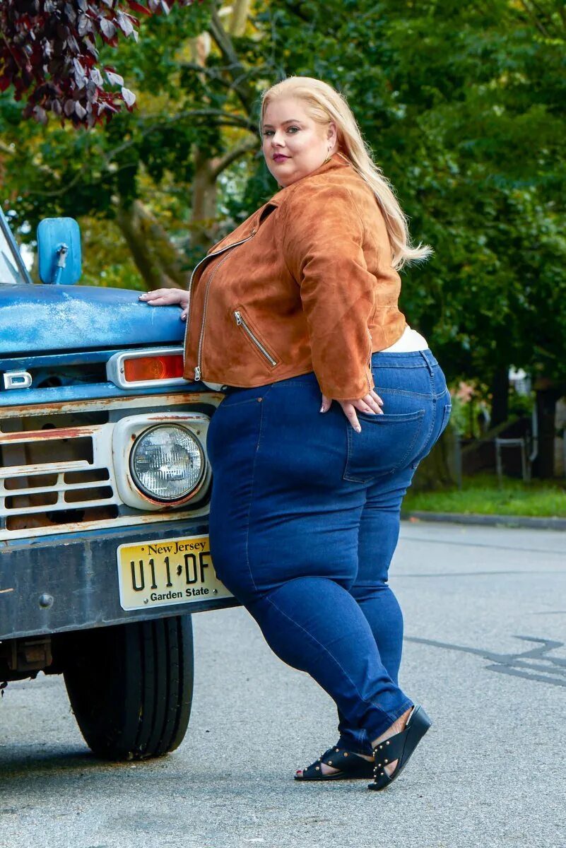 Огромные пышечки. Ссббв в джинсах Mustang Sally. Очень большие толстушки.