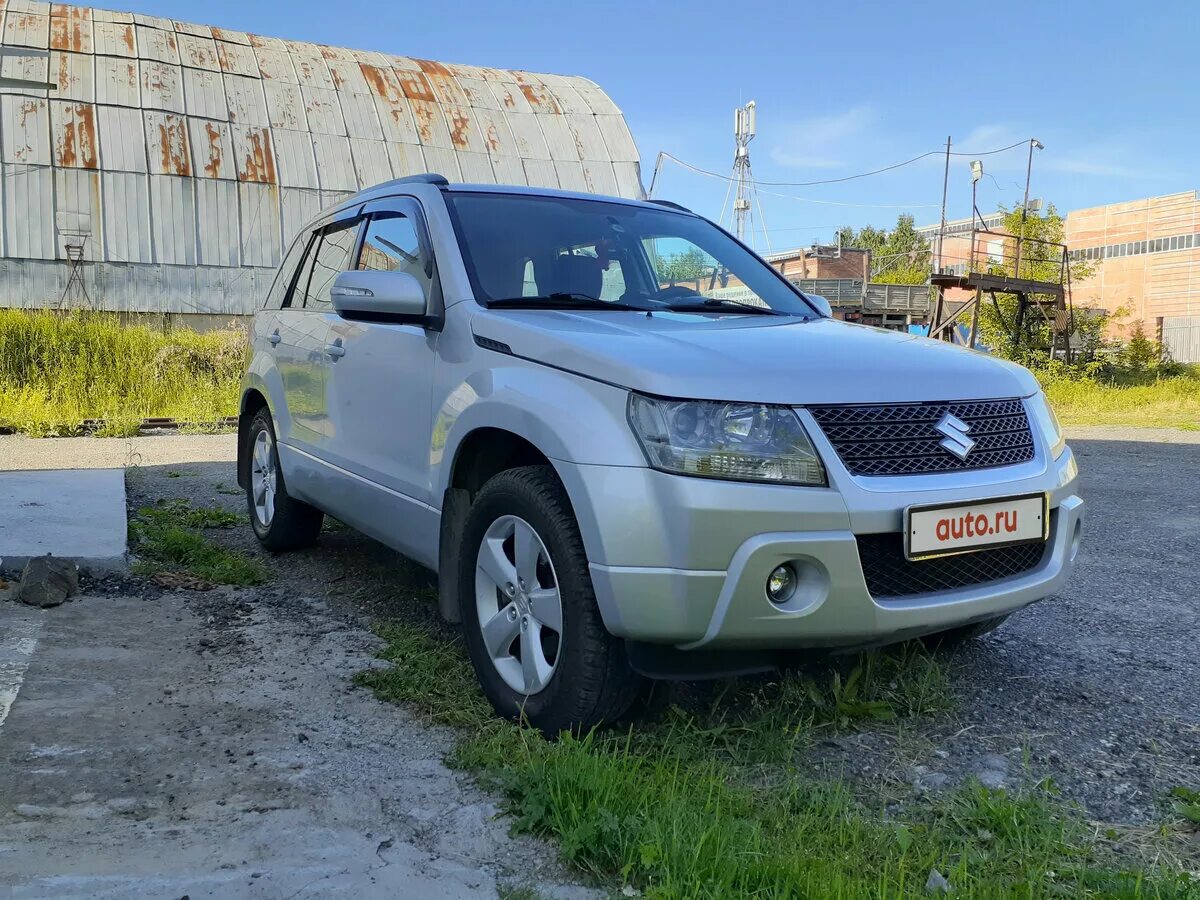 Сузуки витара 2011 купить. Suzuki Grand Vitara серебристая. Сузуки Гранд Витара 2011 год серебристая. Сузуки Гранд Витара 2008 серебристая. Гранд Витара 2011 года серебрист.