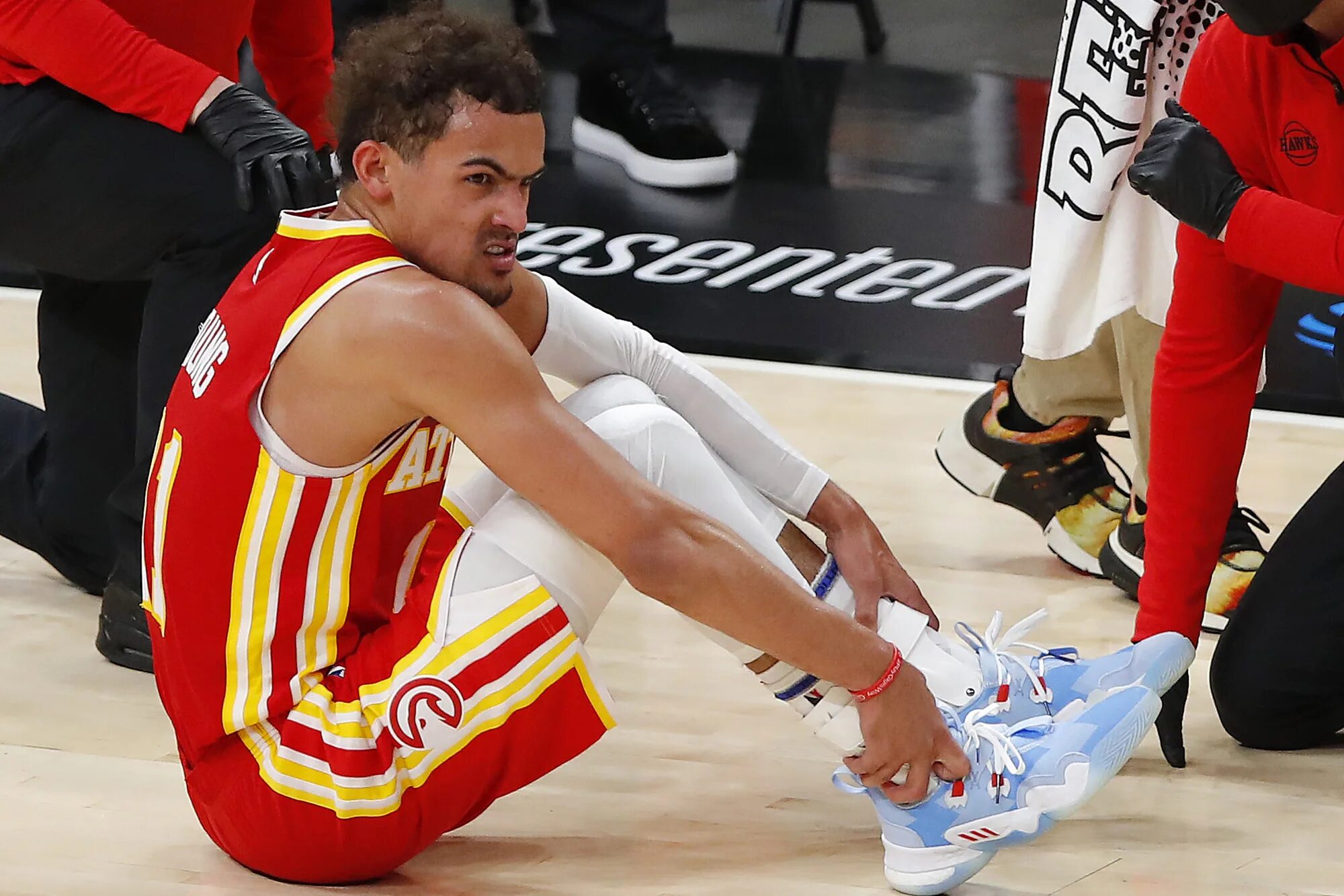 Trae young 3 кроссовки. Trae young Atlanta Hawks. Trae young 1 Hawks. Марринг трэй.