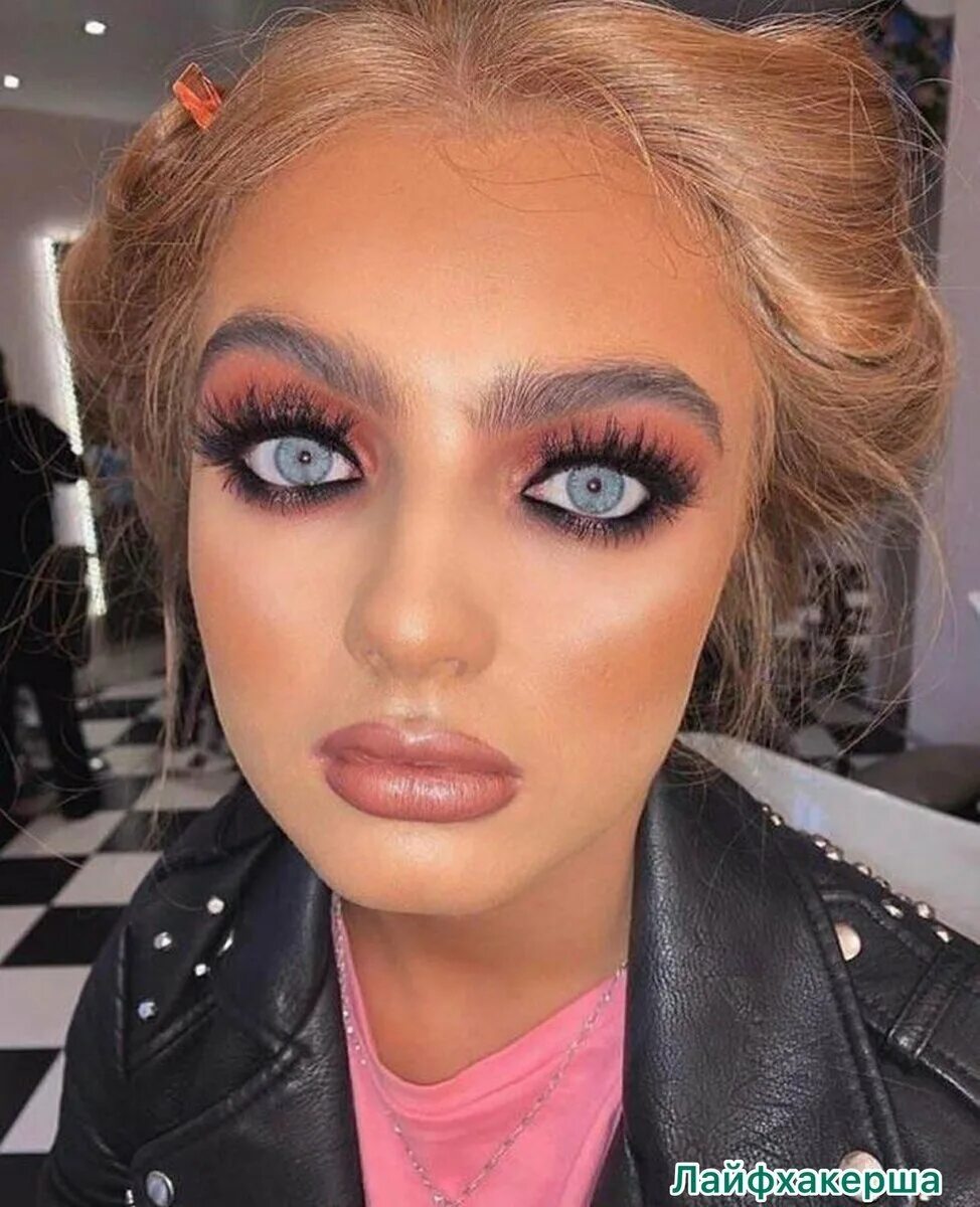 Дурацкий макияж. Ужасный макияж. Андрей петров 2020. Сильно накрашенная. Макияж леди гага смоки.