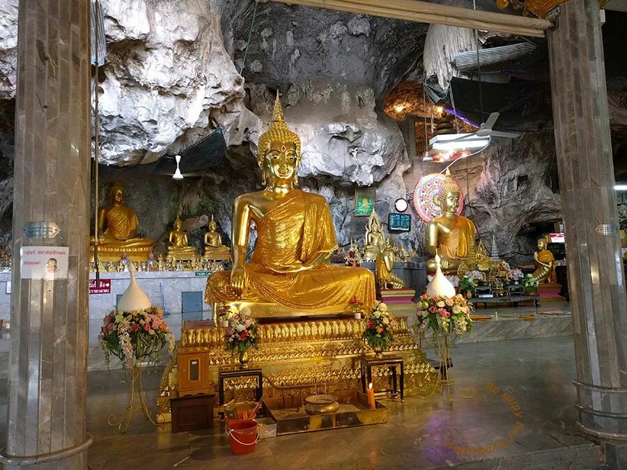 Храмы краби. Храм тигра Краби. Храм пещера тигра в Краби. Храм пещера тигра в Краби, Таиланд. Храм тигра в Тайланде.