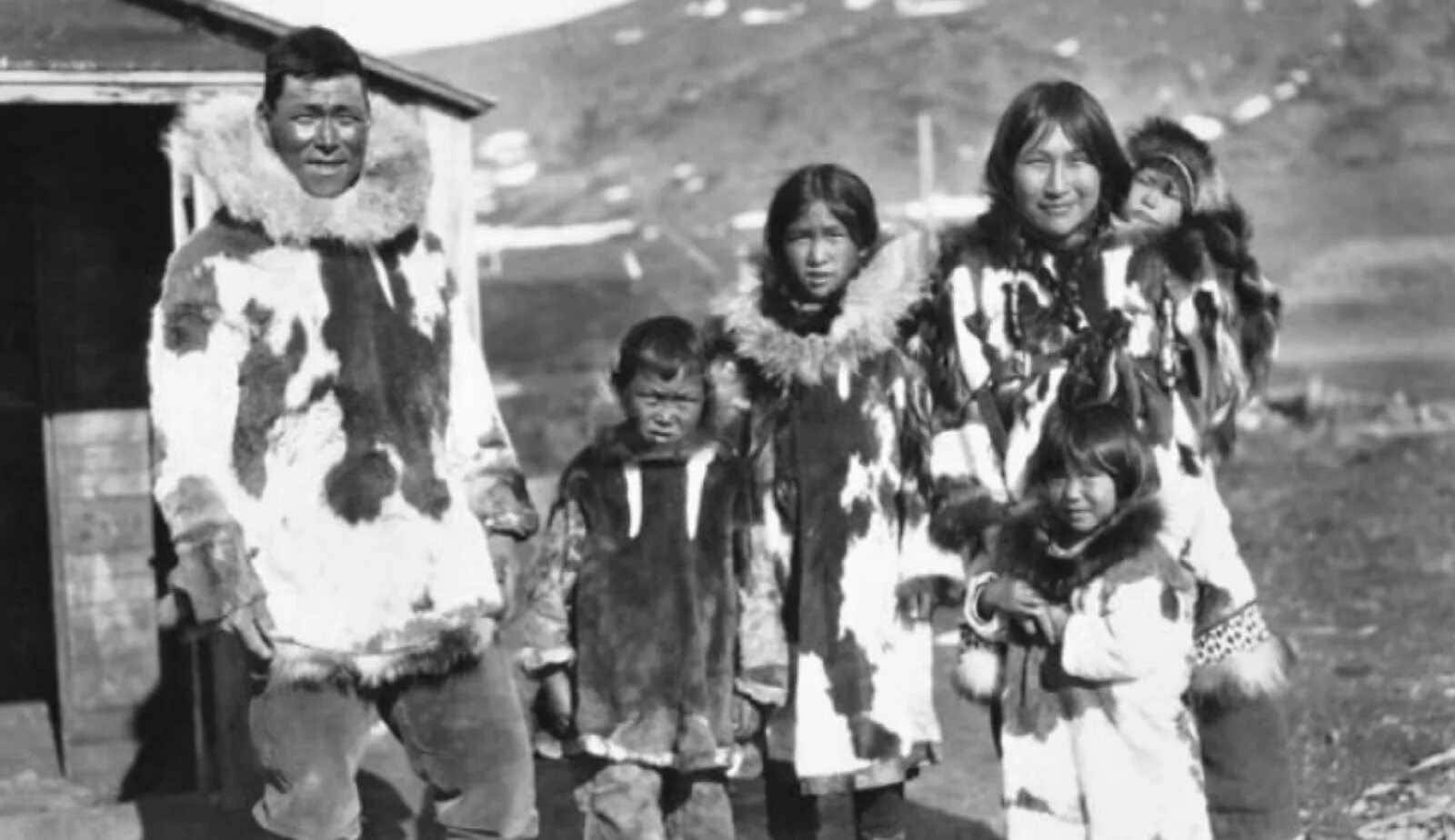 Инуиты на Аляске. Эскимосы Северной Америки. Аляска индейцы Эскимосы алеуты. Жители Аляски алеуты.