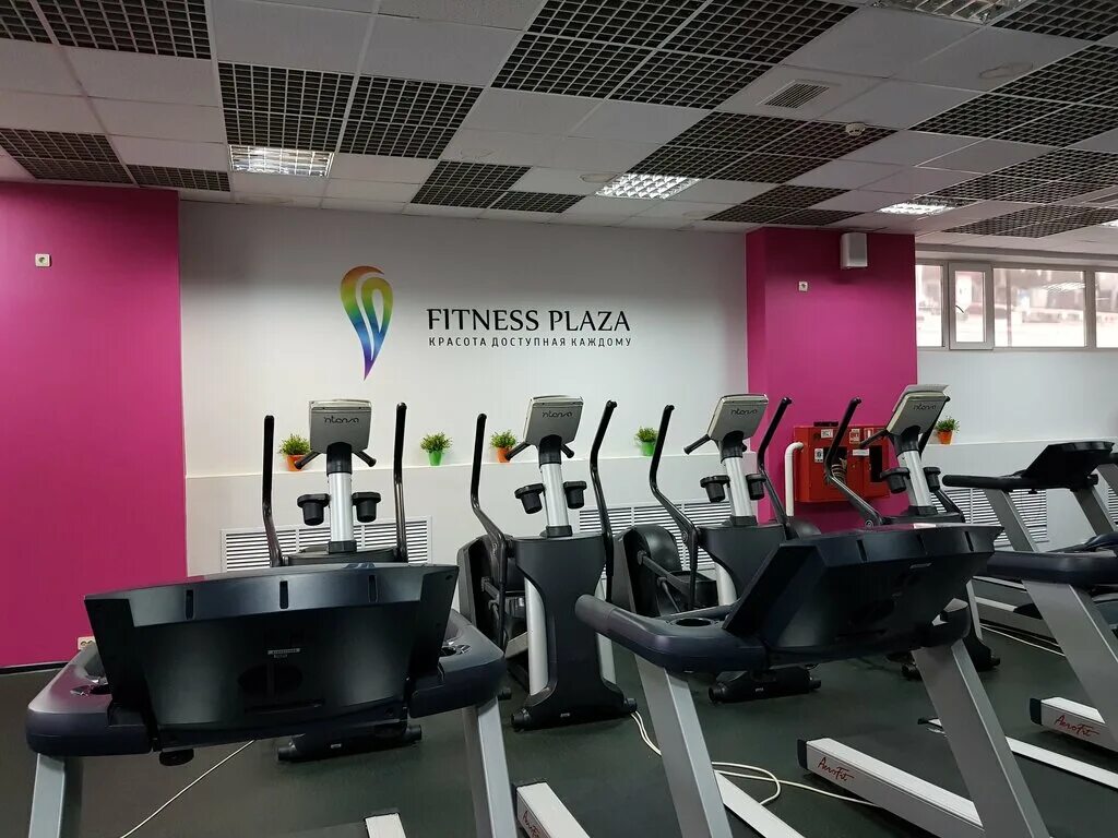 Plaza fitness logo. Русановская 13 фитнес спб. Фитнес плаза сургут профсоюзов 23. Фитнес плаза сайт. Плаза сургут.