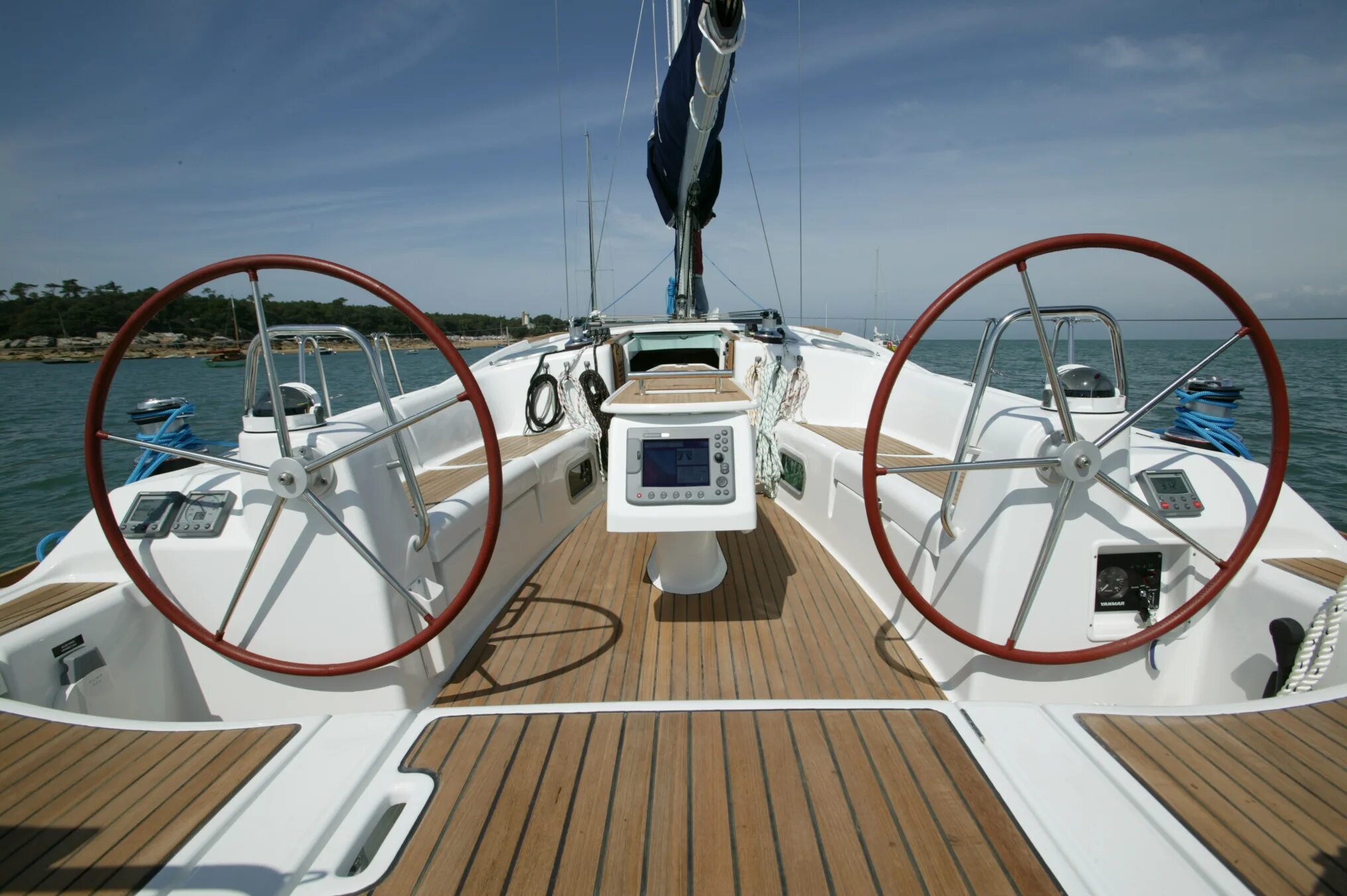 Beneteau oceanis 40. Яхта Nautica 830 MC. Яхта aviso HELLA. Норд яхта Мордашева. Три палуба