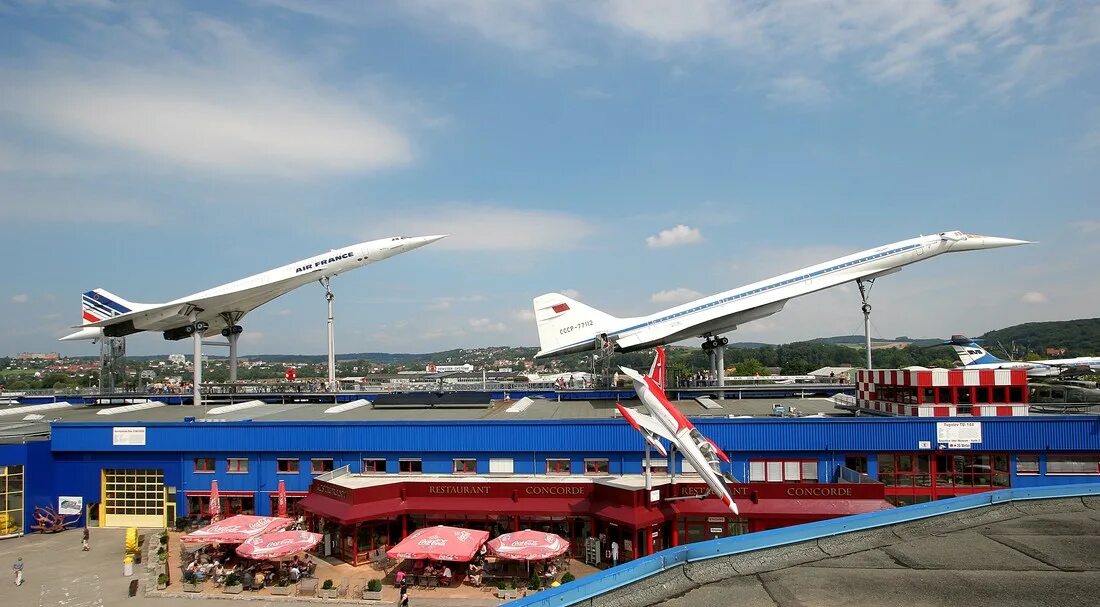 Concorde ту 144. Ту 144 vs Concorde. Ту 144 и Конкорд сравнение.