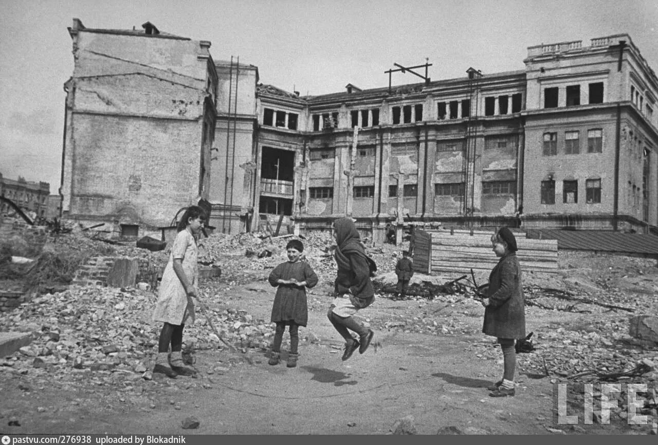 Ссср после великой отечественной войны. Сталинград 1947. Сталинград после войны 1945. Восстановление СССР после войны 1945.