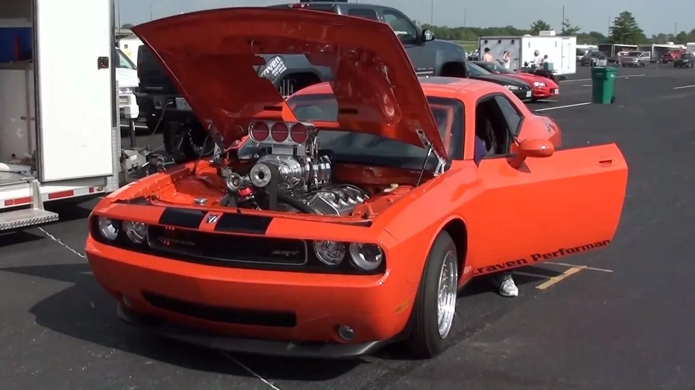 Включи сильную машину. Додж Челленджер суперчарджер. Dodge Challenger с нагнетателем. Dodge Challenger 1000 л.с. Додж Челленджер турбо.