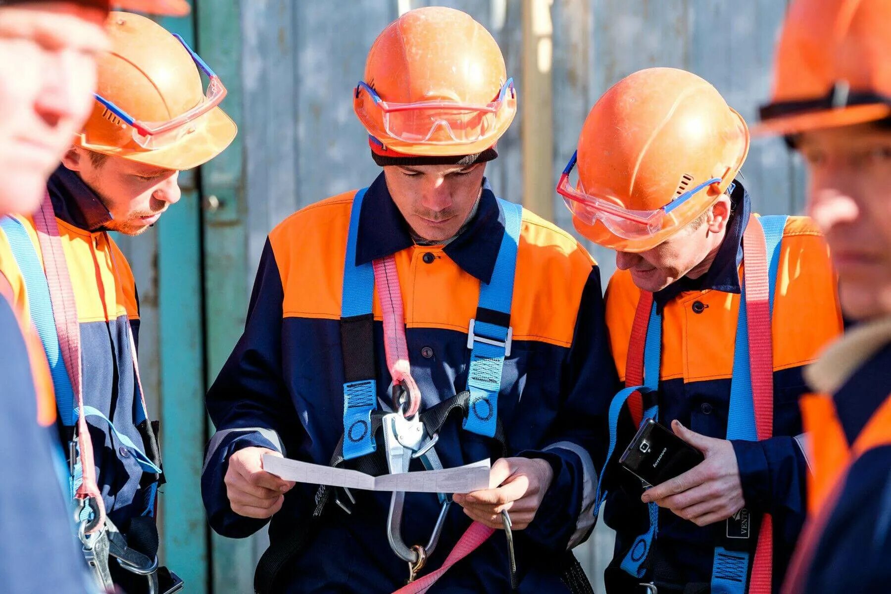 Occupational safety and health. Охрана труда. Техника безопасности. Безопасные условия труда. Безопасность на производстве.