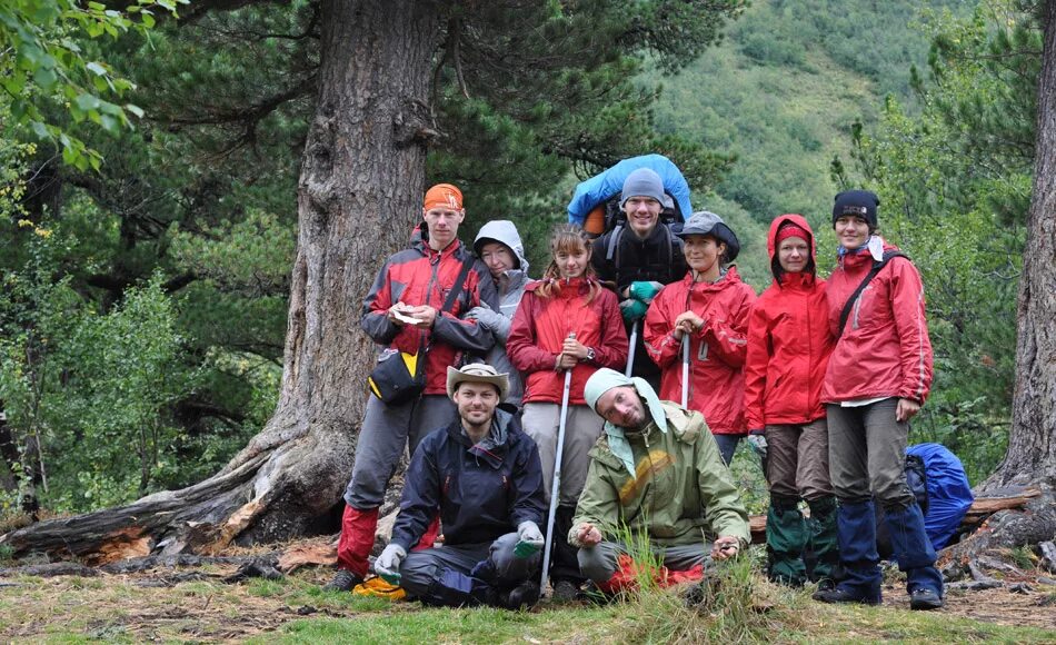 Пешеходные походы Кузнецкий Алатау. Кузнецкий Алатау поход. Кузнецкий Алатау туристы. Туристическая группа.