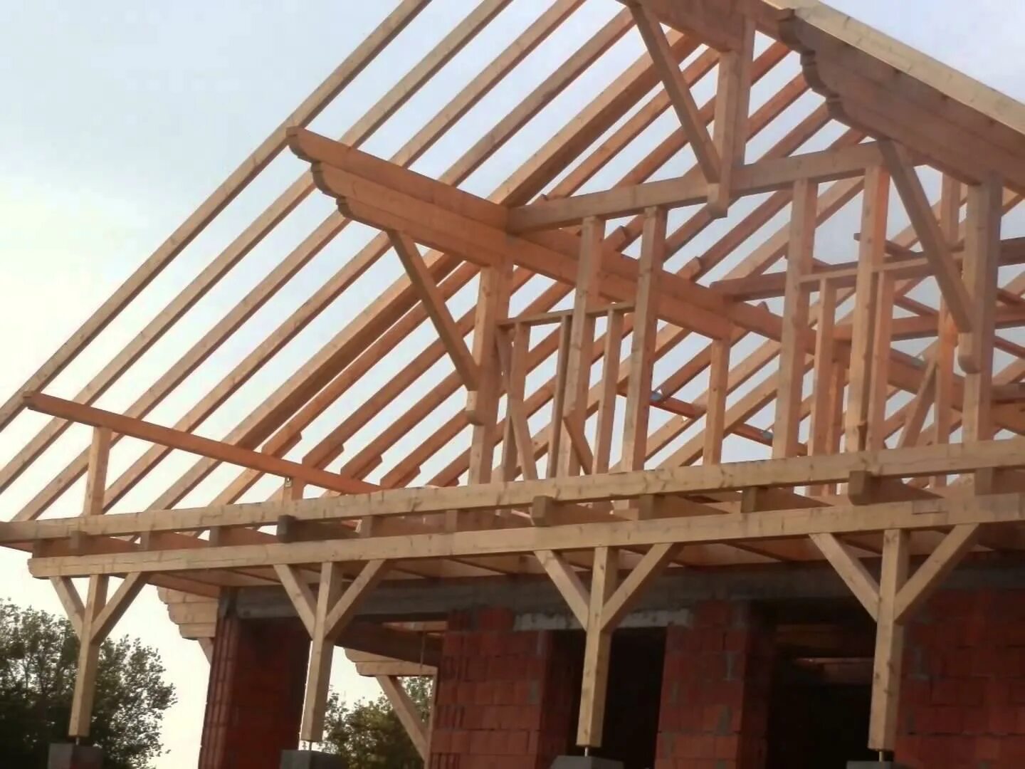 Простая крыша. Стропила на баню. Как проще сделать крышу. Стропильная система ломаной мансардной. Как проще сделать крышу.