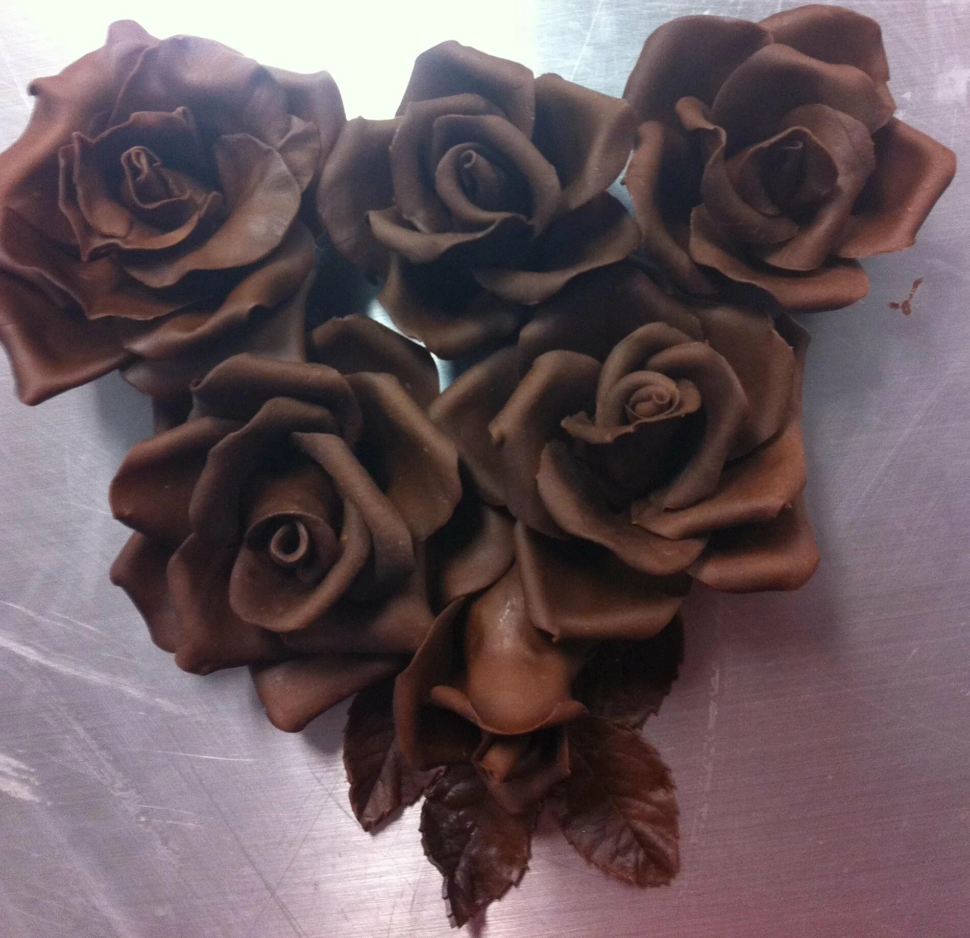Шоколадные цветы. Шоколадные розочки. Розы из шоколада. Букет из шоколадных роз.