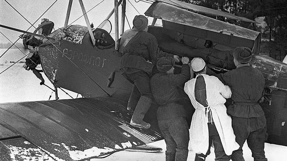 Рейс 1942. Лётчик-герой Александр мамкин. Летчик Александр мамкин ВОВ. Операция Звёздочка летчик мамкин. Самолет у2 в годы ВОВ.