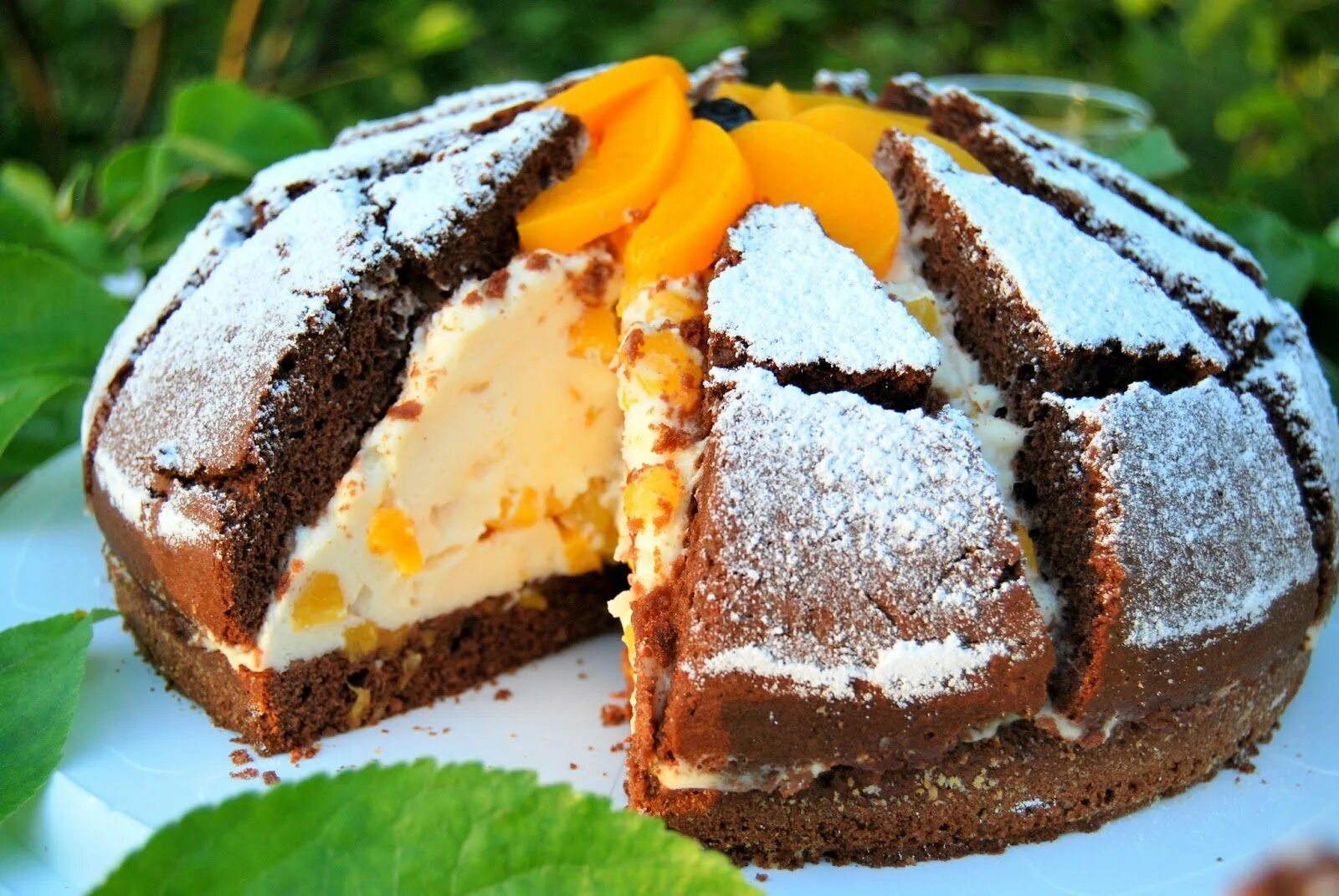 Торт в виде килиманджаро. Торт килиманджаро от ирины хлебниковой. Торт килиманджаро. Пирог килиманджаро. Торт килиманджаро.