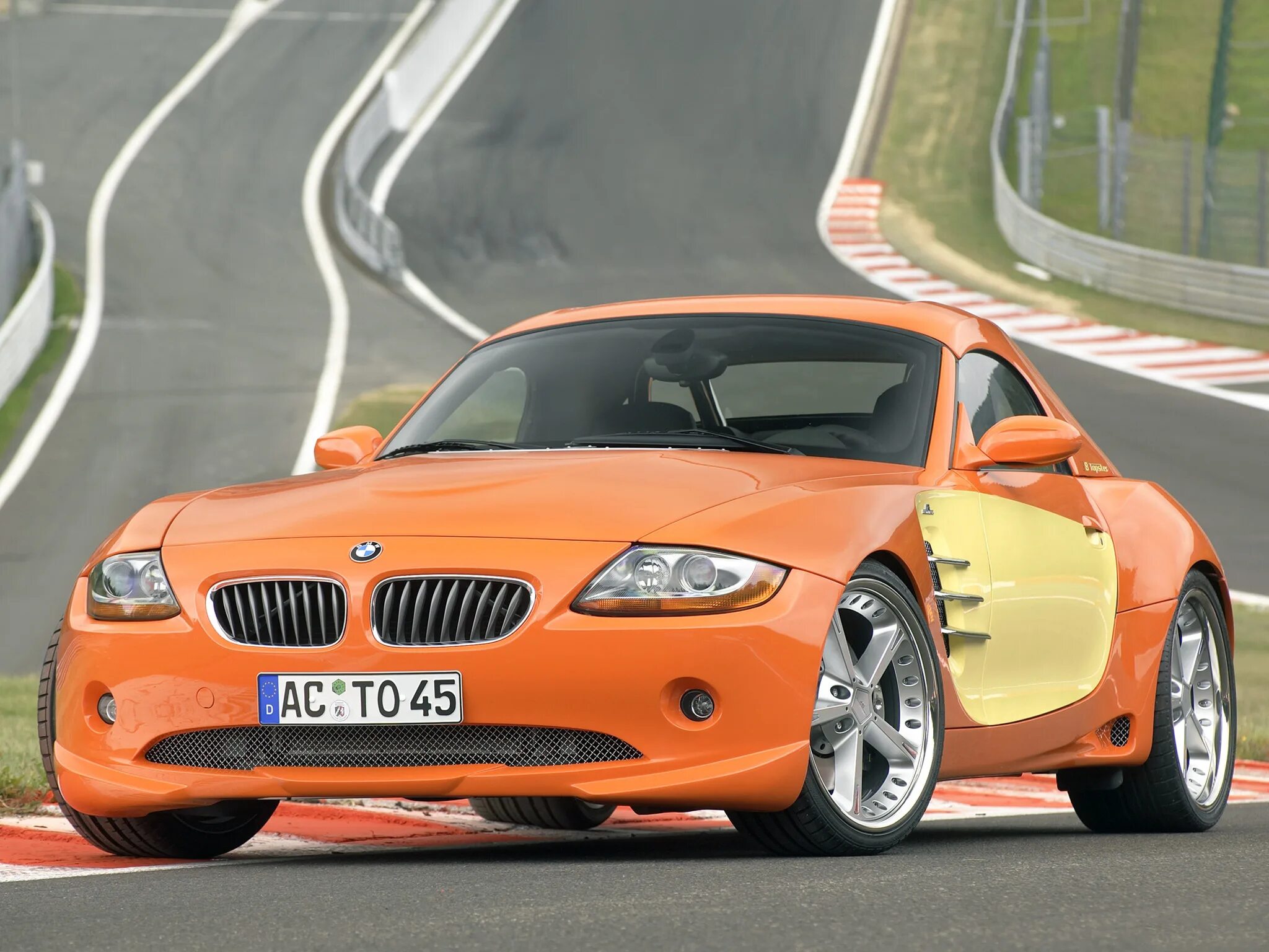 Просто машина купить. BMW z4 оранжевая. BMW z4 2003. BMW z4 e85 v8. Шницер БМВ.