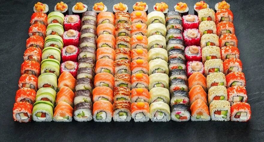Красивые сеты роллов. Фарфор суши сет. Очень красивые роллы. Мега сет. Роллы квикфуд.