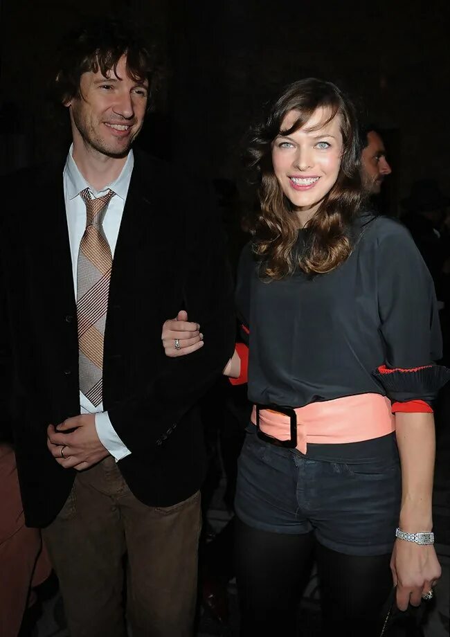 чьи милы. чьи милы. чьи милы. мила кунис гетерохромия. стефани кларк и пол андерсон.