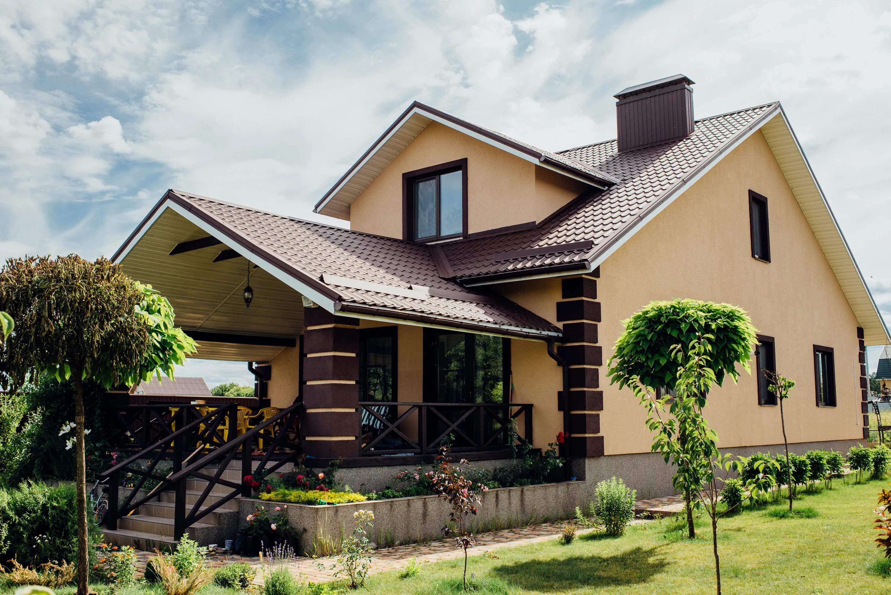 современный дом. красивые фасады домов. коттеджи модерн хаус. терем фахверк. листам частный дом.