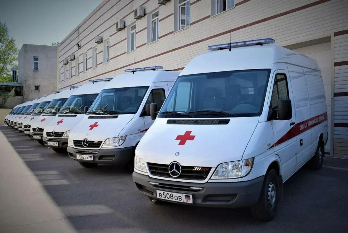 Медсестра скорой помощи. Реанимобиль газель некст. Оказание скорой помощи. Медицинская помощь нового. Медицинская помощь нового.
