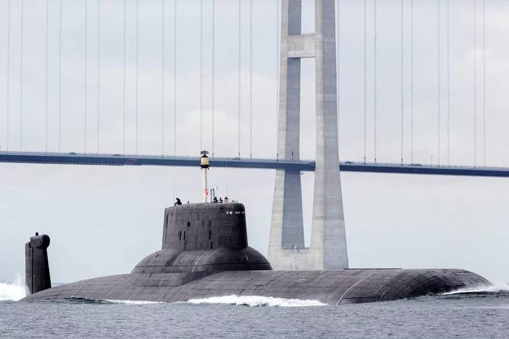 941 — тк-208 «дмитрий донской». подводная лодка прошла под. тайна гибели апл курск. подводная лодка прошла под. дмитрий донской подводная лодка.