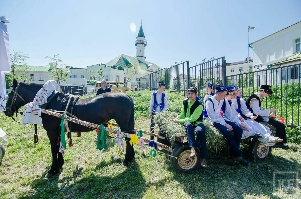 Татары сбор. Буинский Сабантуй. Сабантуй Уфимский район 2022. Сабантуй 2022 Мелеуз. Сбор подарков на Сабантуй.