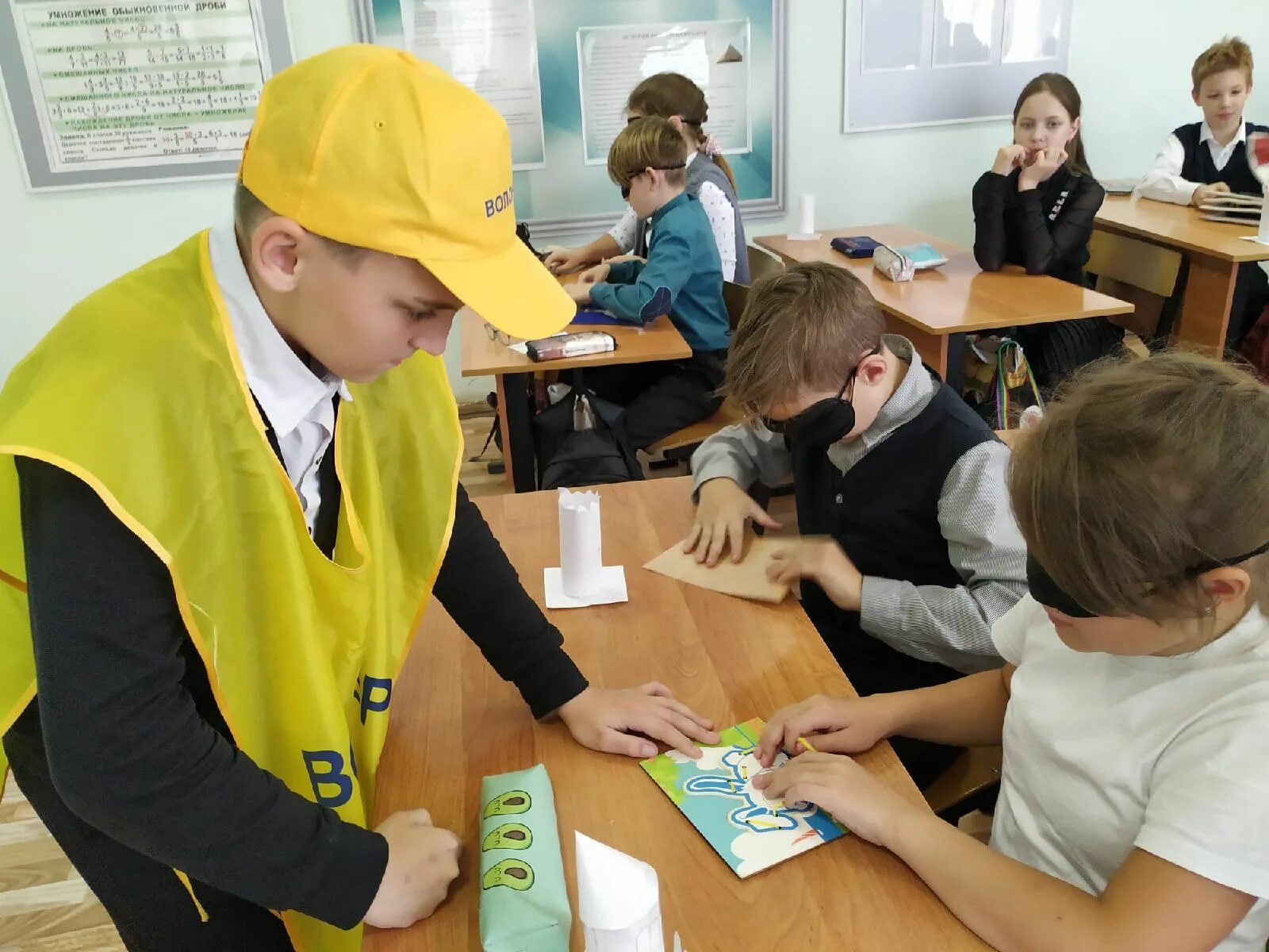 волонтерство в школе. шаги работы над проектом в начальной. план работы над проектом 9 класс пример. расставьте последовательно этапы работы над проектом. школьники работают над проектом.