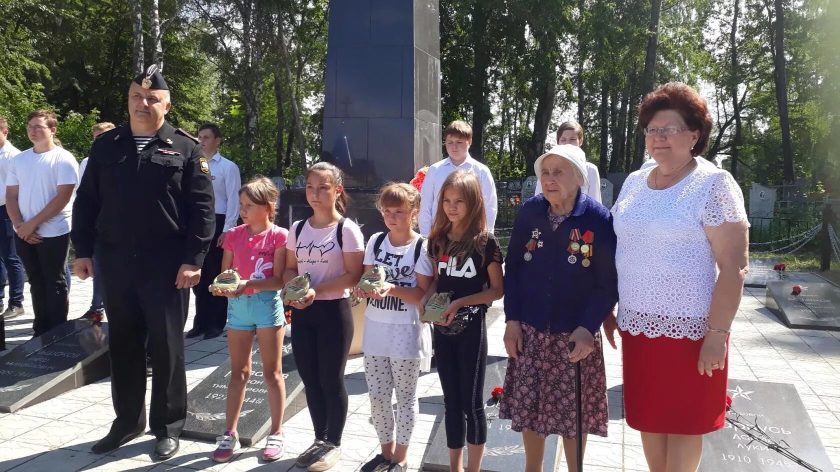 Погода в комсомольске ивановской. Свеча памяти Комсомольск Ивановская. Группы Комсомольск Ивановской области. Комсомольск Ивановская область новости. Комсомольск Ивановская область культура новости.