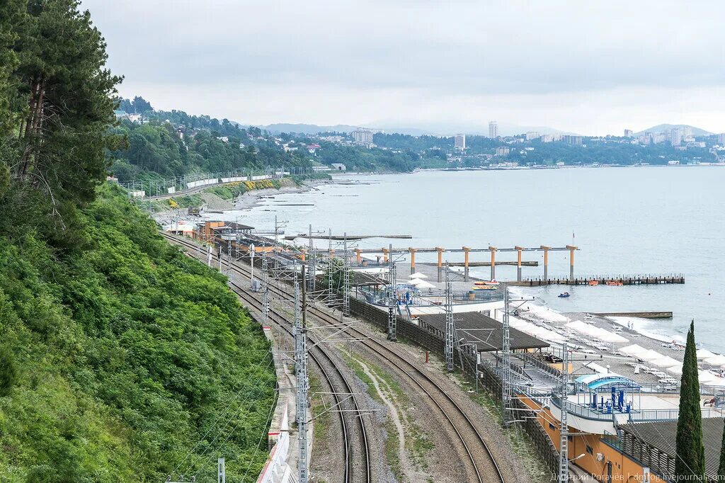 Станция дагомыс море. Жд станция дагомыс. Платформа дагомыс. Жд вокзал дагомыс. Платформа дагомыс.