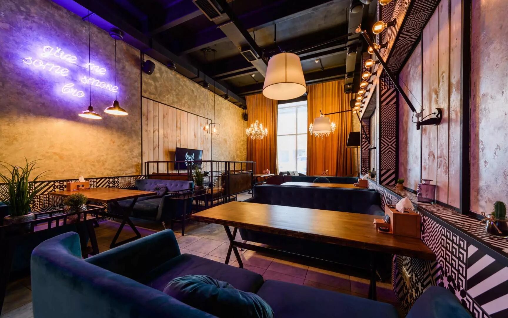 Ag loft chalet. Лофт юго запад. Мутабор клуб картины на стенах. Лофт юго запад. Лофт «space loft».