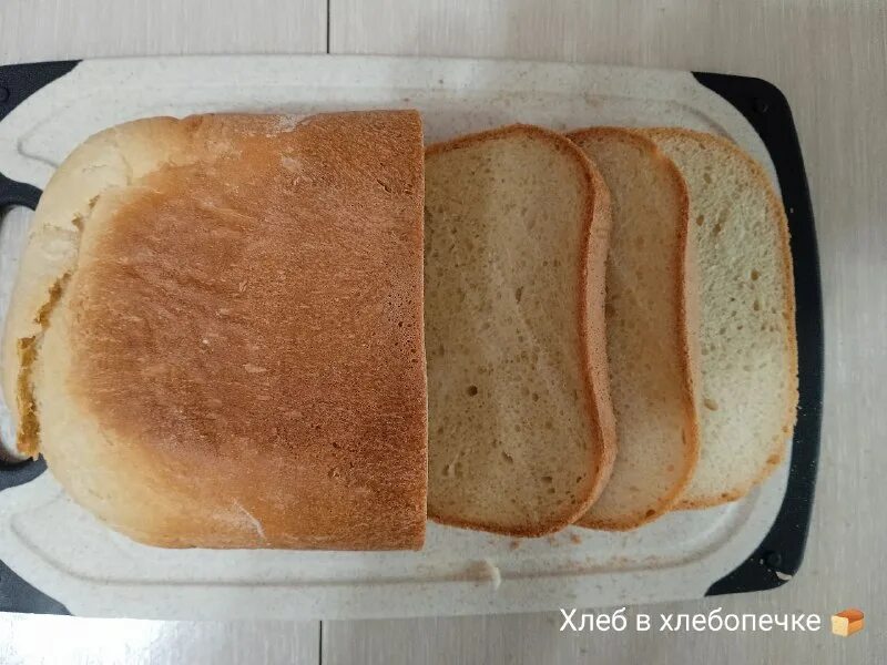 Хлеб опустился. Хлеб не поднимается в хлебопечке панасоник. Только что испеченный хлеб. Хлеб из цельнозерновой муки в хлебопечке morphy richards. Хлеб с нутовой мукой в хлебопечке.
