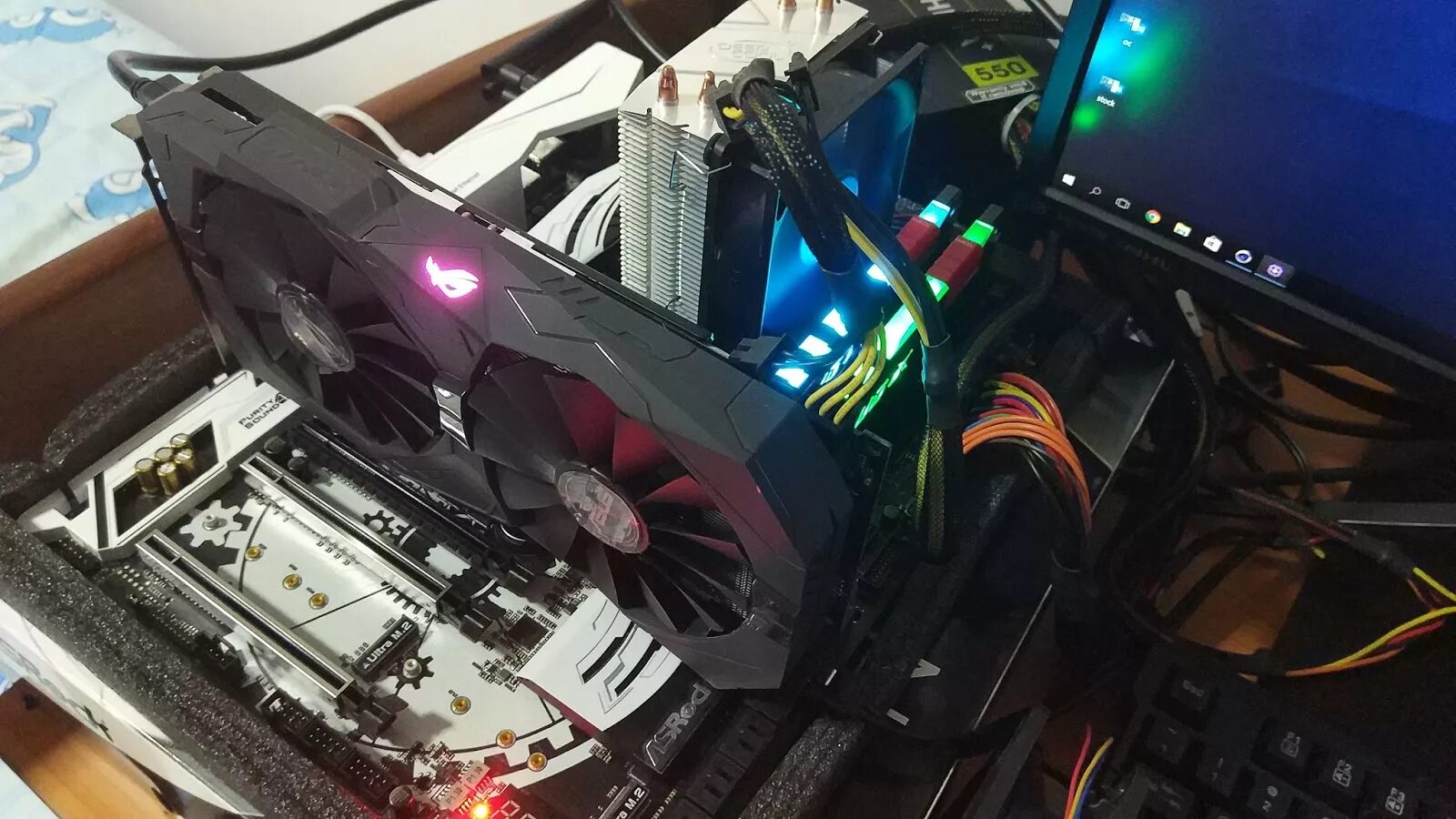 Radeon 570 gaming. RX 570 ASUS Strix 4gb. Видеокарта ASUS RX 570 4gb. RX 570 4gb ROG Strix. Видеокарта RX 570 4gb ASUS ROG Strix.