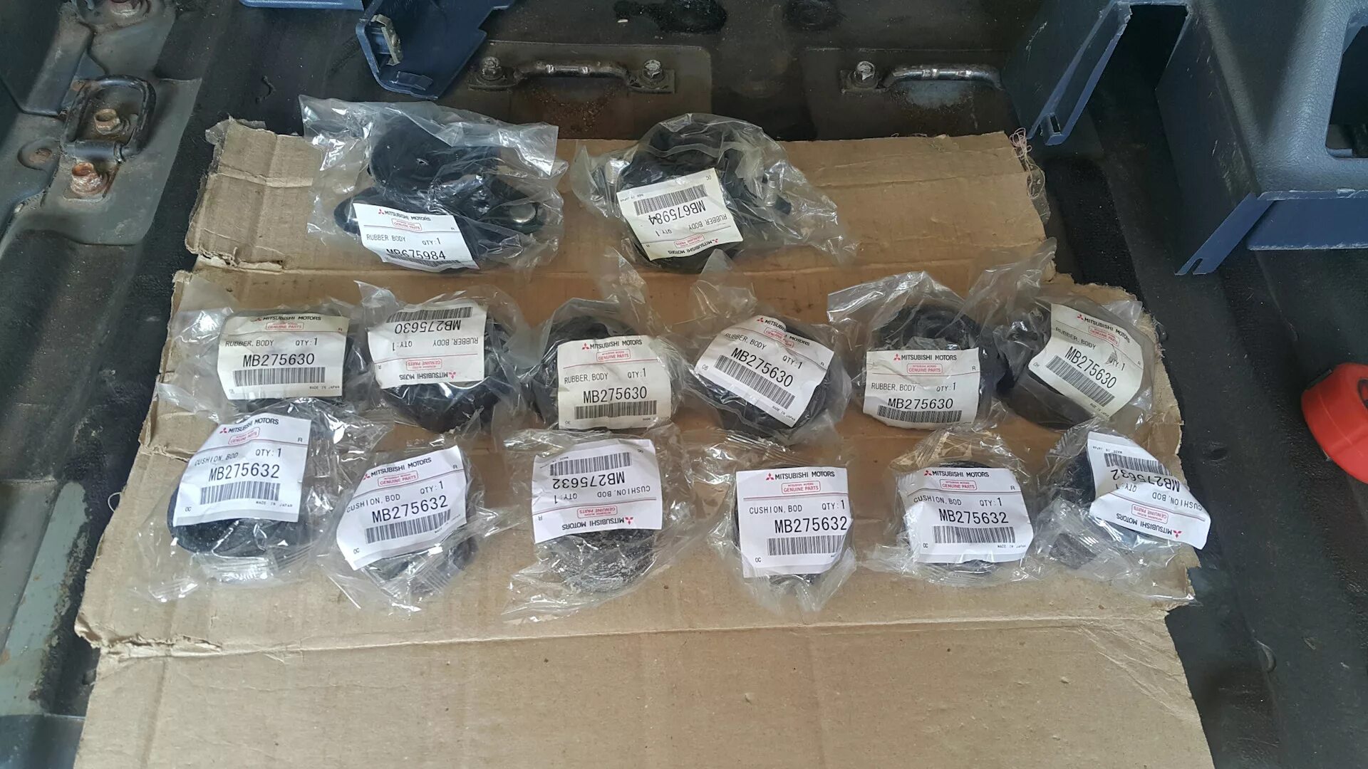 Митсубиси паджеро спорт 2006г. Запчасти на mitsubishi pajero. Подножки на мицубиси паджеро 2. Запчасти на mitsubishi pajero. Авторазбор алтуфьево mitsubishi pajero.