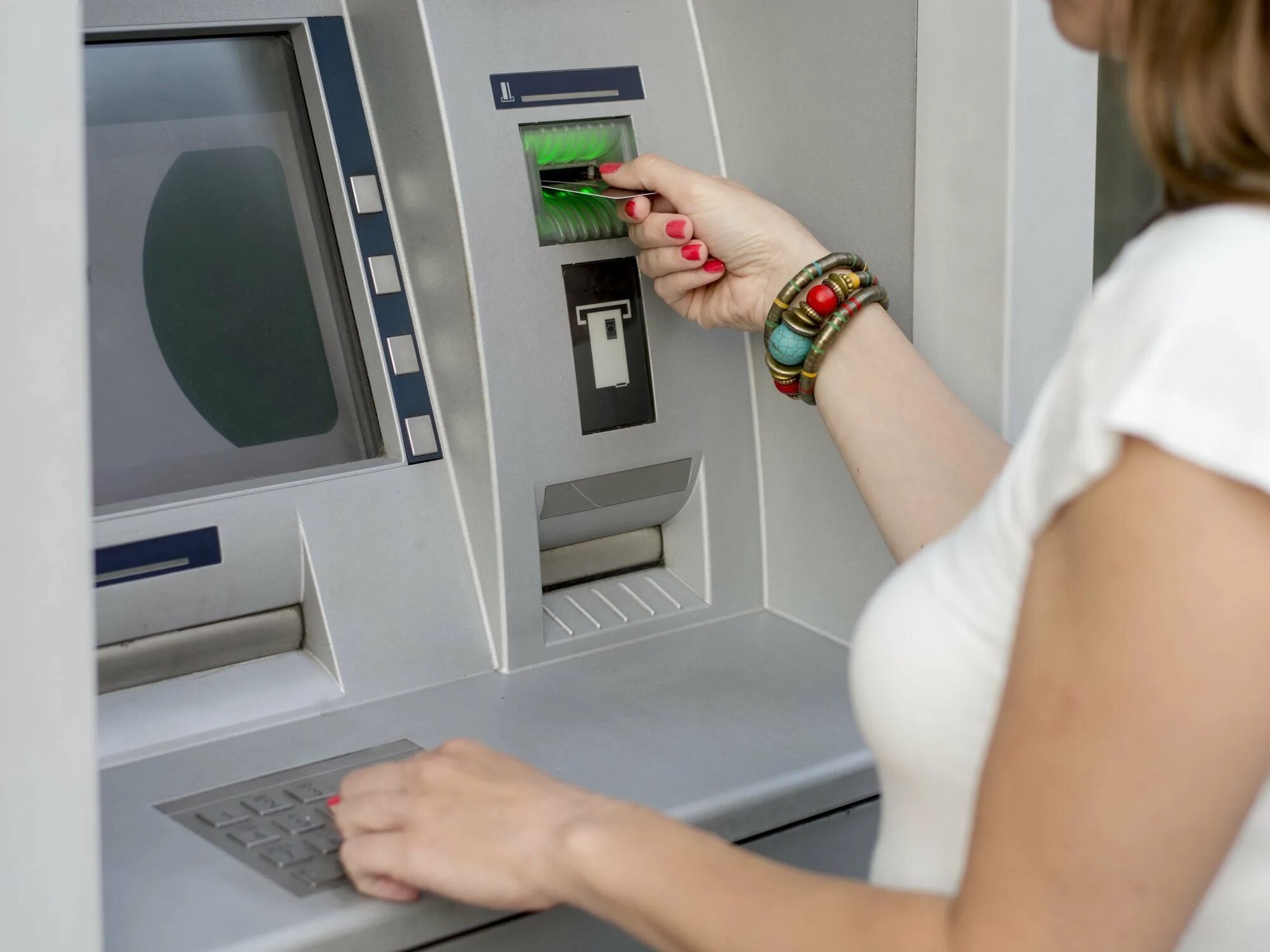 Банкомат какие услуги. Банкомат (ATM). Красивый Банкомат. Банкомат Cash in. ATM терминал.