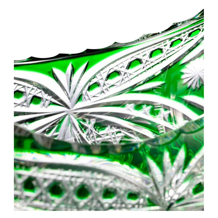 Зеленый хрусталь. Бокалы богемия зеленые. Зеленый хрусталь. Бокалы зеленые стекло. Ваза из зеленого хрусталя.