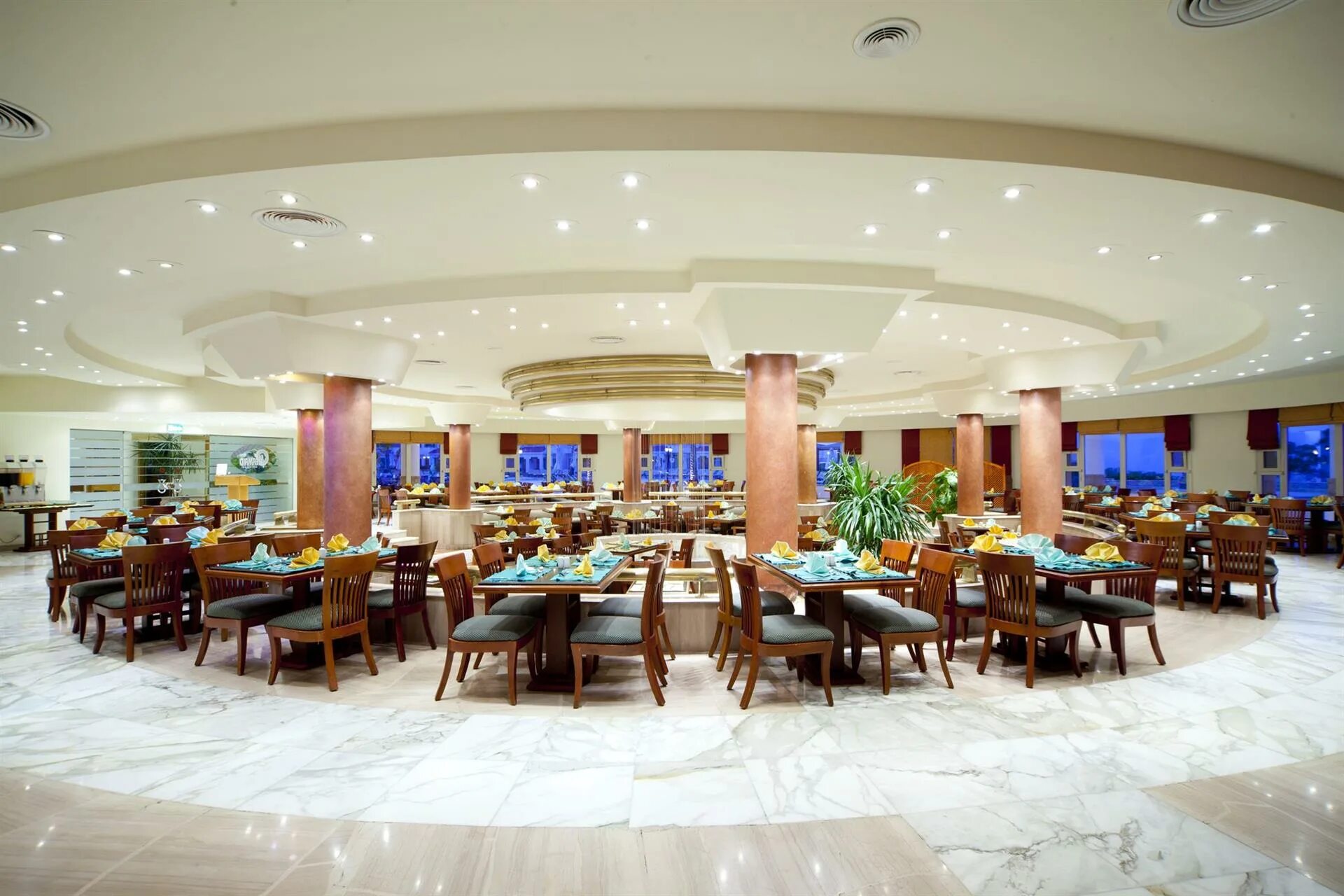 Rotana coral. Coral Beach Rotana Шарм-Эль-Шейх. Coral Beach Resort Tiran. Coral Beach Resort Tiran 4. Отель Корал Бич тиран 4 звезды.