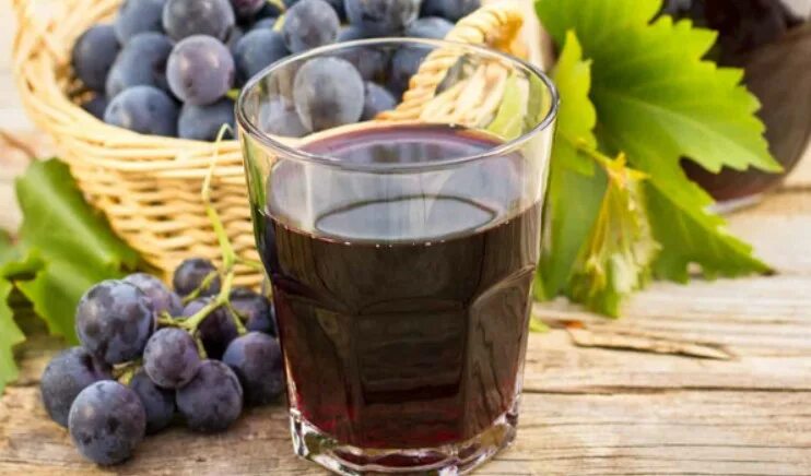 Виноградный сок. Виноградный сок домашний. Виноград и виноградный сок. Самый вкусный виноградный сок.